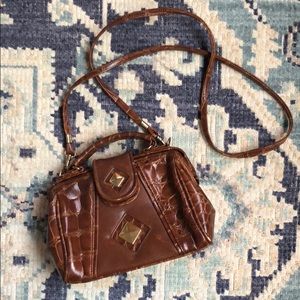 Vintage brown crossbody with diamond detail